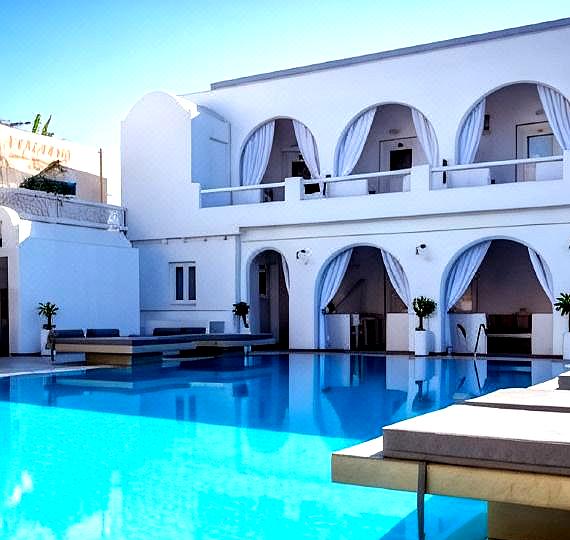 Daedalus Hotel